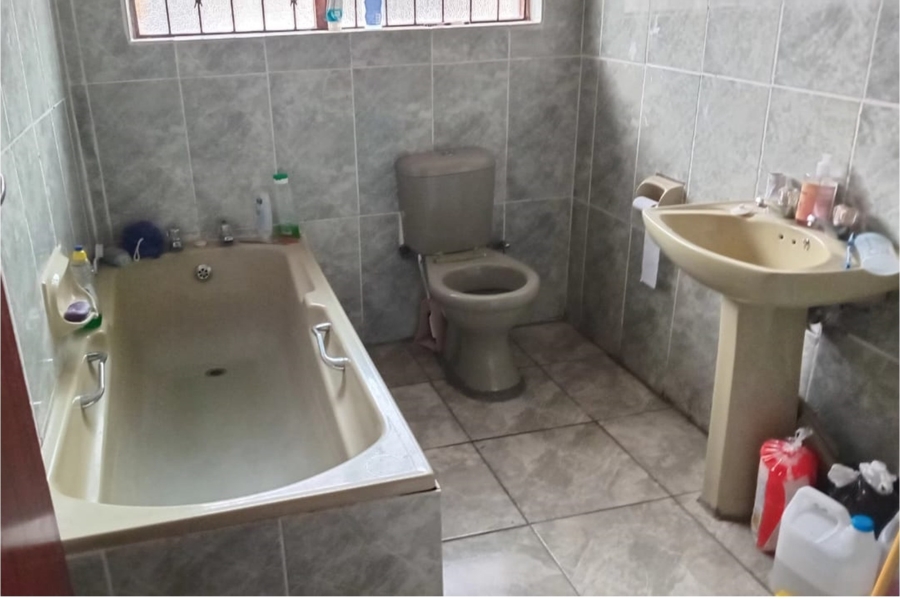 3 Bedroom Property for Sale in Kwamagxaki Eastern Cape